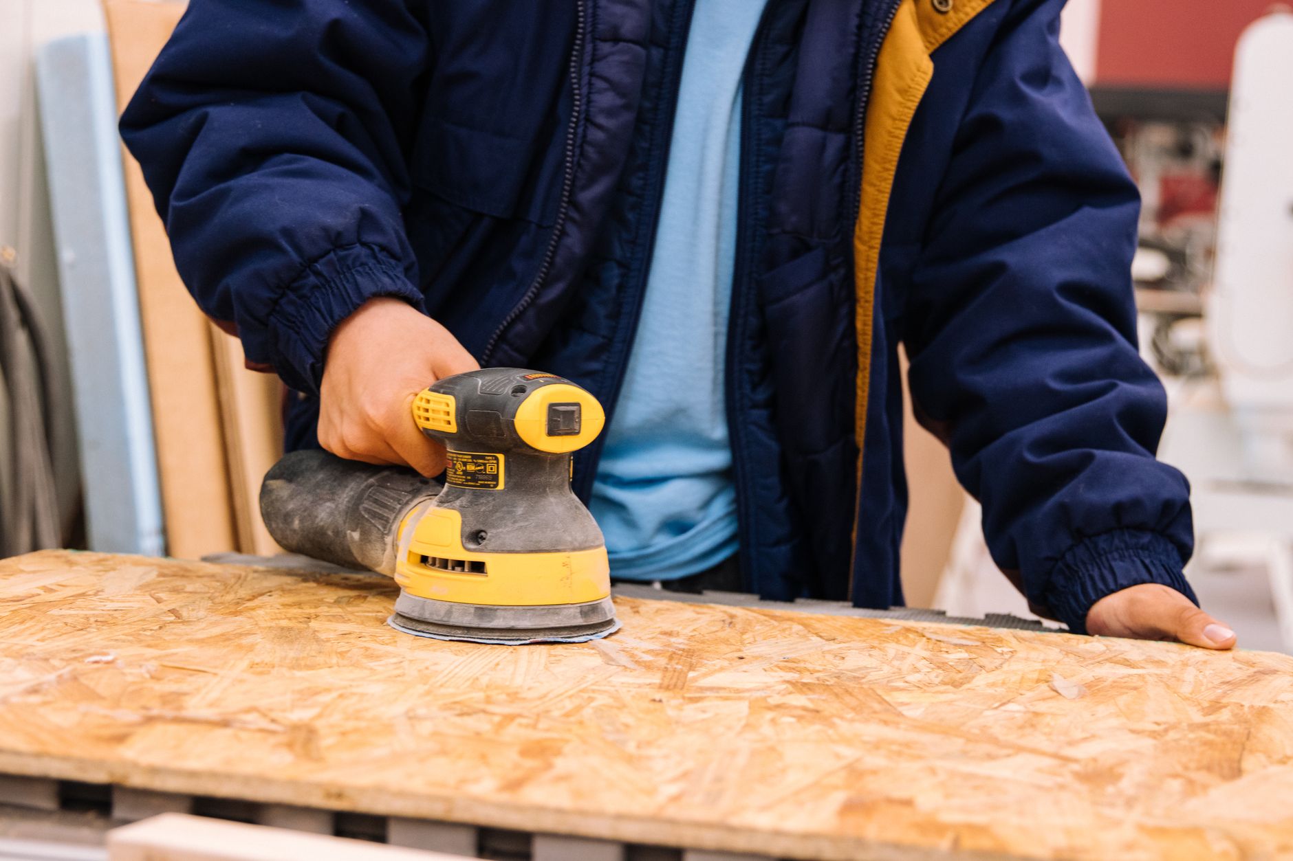 Meubles en palette : lire le bois avant de le travailler
